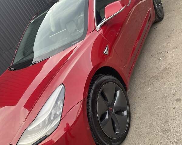 Красный Тесла Модель 3, объемом двигателя 0 л и пробегом 88 тыс. км за 30000 $, фото 1 на Automoto.ua