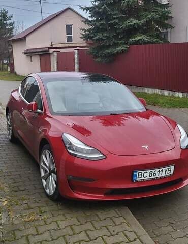 Красный Тесла Модель 3, объемом двигателя 0 л и пробегом 154 тыс. км за 18300 $, фото 1 на Automoto.ua