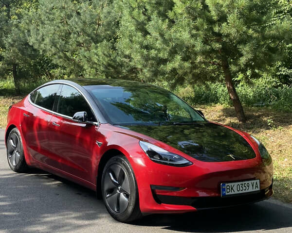 Красный Тесла Модель 3, объемом двигателя 0 л и пробегом 110 тыс. км за 18900 $, фото 1 на Automoto.ua