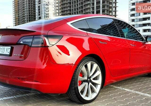 Красный Тесла Модель 3, объемом двигателя 0 л и пробегом 115 тыс. км за 28980 $, фото 1 на Automoto.ua