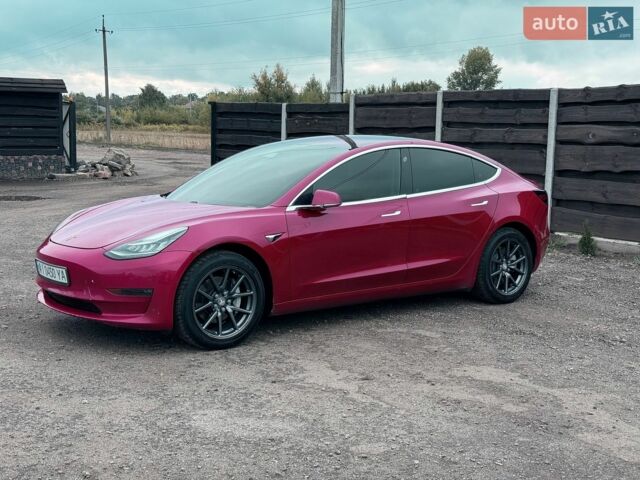 Красный Тесла Модель 3, объемом двигателя 0 л и пробегом 206 тыс. км за 16500 $, фото 1 на Automoto.ua
