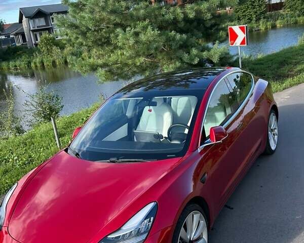 Тесла Модель 3 2018 у Києві на Automoto.ua Червоний Тесла Модель 3, об'ємом двигуна 0 л та пробігом 91 тис. км за 21500 $, фото 1 на Automoto.ua