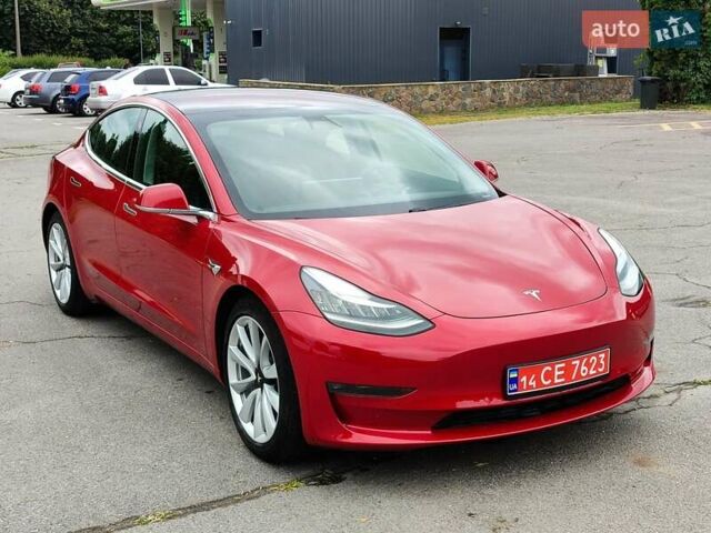 Тесла Модель 3 2018 в Белой Церкве на Automoto.ua Красный Тесла Модель 3, объемом двигателя 0 л и пробегом 204 тыс. км за 16700 $, фото 1 на Automoto.ua