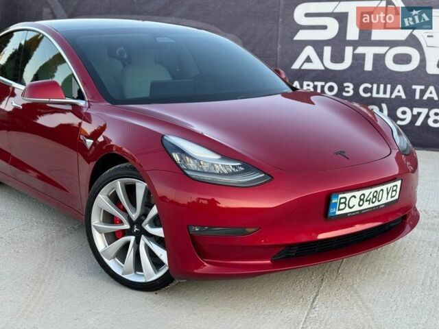 Червоний Тесла Модель 3, об'ємом двигуна 0 л та пробігом 93 тис. км за 17500 $, фото 1 на Automoto.ua