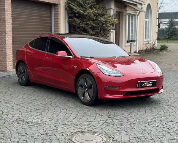 Красный Тесла Модель 3, объемом двигателя 0 л и пробегом 125 тыс. км за 17999 $, фото 1 на Automoto.ua