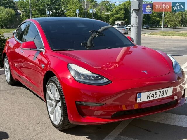 Красный Тесла Модель 3, объемом двигателя 0 л и пробегом 123 тыс. км за 16600 $, фото 1 на Automoto.ua