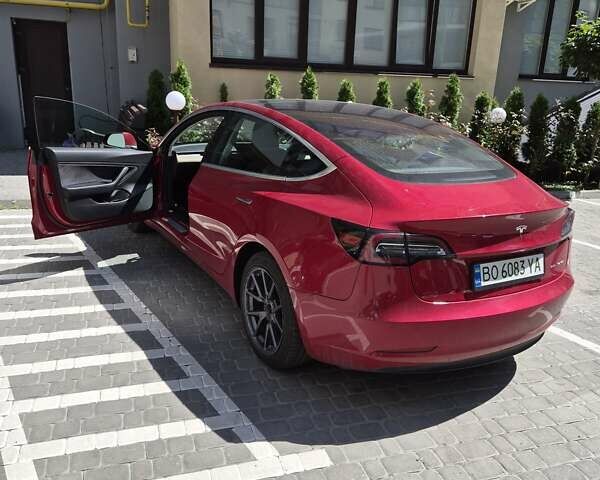 Красный Тесла Модель 3, объемом двигателя 0 л и пробегом 139 тыс. км за 16200 $, фото 1 на Automoto.ua