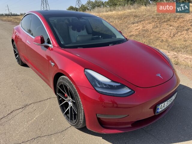 Червоний Тесла Модель 3, об'ємом двигуна 0 л та пробігом 130 тис. км за 17000 $, фото 1 на Automoto.ua