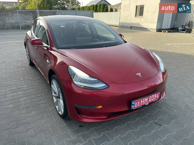 Красный Тесла Модель 3, объемом двигателя 0 л и пробегом 40 тыс. км за 14800 $, фото 1 на Automoto.ua