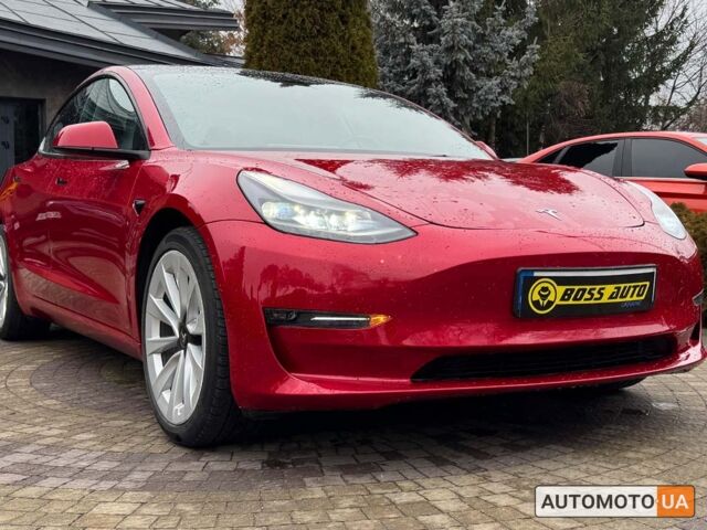 Красный Тесла Модель 3, объемом двигателя 82 л и пробегом 62 тыс. км за 22200 $, фото 1 на Automoto.ua