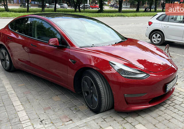 Красный Тесла Модель 3, объемом двигателя 0 л и пробегом 105 тыс. км за 22700 $, фото 1 на Automoto.ua