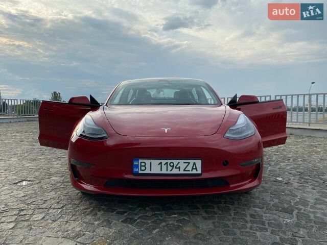 Красный Тесла Модель 3, объемом двигателя 0 л и пробегом 92 тыс. км за 19500 $, фото 1 на Automoto.ua