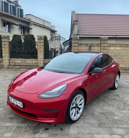 Красный Тесла Модель 3, объемом двигателя 0 л и пробегом 135 тыс. км за 17500 $, фото 1 на Automoto.ua