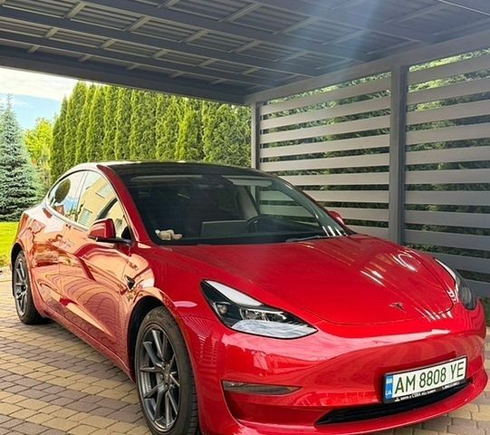 Красный Тесла Модель 3, объемом двигателя 0 л и пробегом 43 тыс. км за 20500 $, фото 1 на Automoto.ua