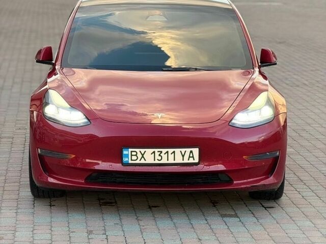 Красный Тесла Модель 3, объемом двигателя 0 л и пробегом 295 тыс. км за 17999 $, фото 1 на Automoto.ua