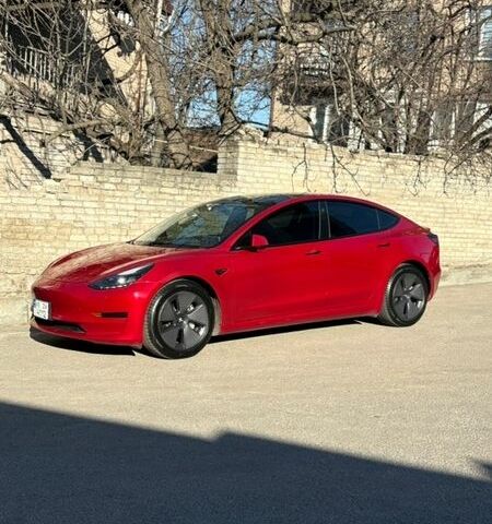 Красный Тесла Модель 3, объемом двигателя 0 л и пробегом 63 тыс. км за 21800 $, фото 1 на Automoto.ua
