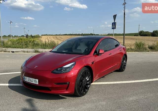 Тесла Модель 3 2022 у Львові на Automoto.ua Червоний Тесла Модель 3, об'ємом двигуна 0 л та пробігом 69 тис. км за 25200 $, фото 1 на Automoto.ua