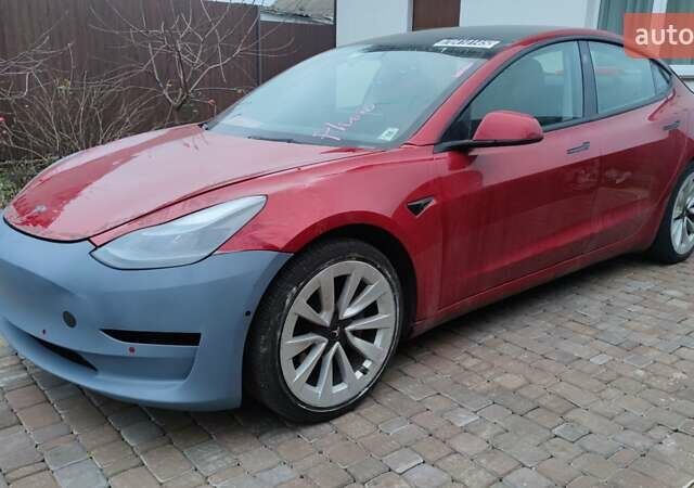 Красный Тесла Модель 3, объемом двигателя 0 л и пробегом 105 тыс. км за 15900 $, фото 1 на Automoto.ua