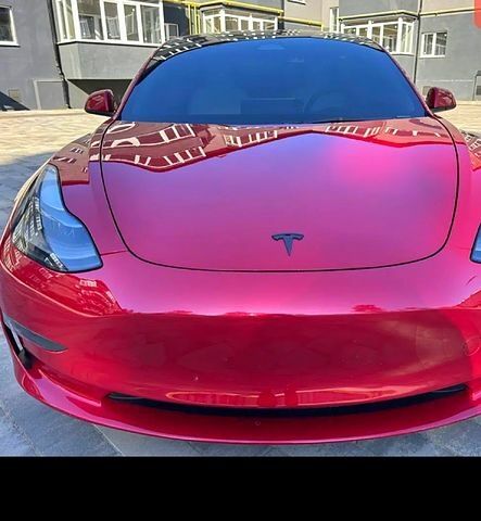 Красный Тесла Модель 3, объемом двигателя 0.19 л и пробегом 4600 тыс. км за 28000 $, фото 1 на Automoto.ua
