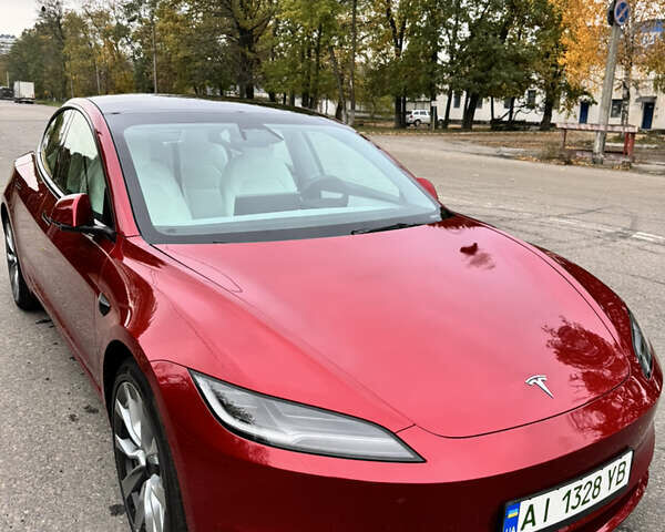 Тесла Модель 3 2024 в Белой Церкве на Automoto.ua Красный Тесла Модель 3, объемом двигателя 0 л и пробегом 13 тыс. км за 29800 $, фото 1 на Automoto.ua