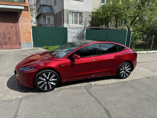 Красный Тесла Модель 3, объемом двигателя 0 л и пробегом 1000 тыс. км за 35000 $, фото 1 на Automoto.ua