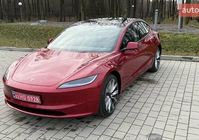 Красный Тесла Модель 3, объемом двигателя 0 л и пробегом 2 тыс. км за 24999 $, фото 1 на Automoto.ua