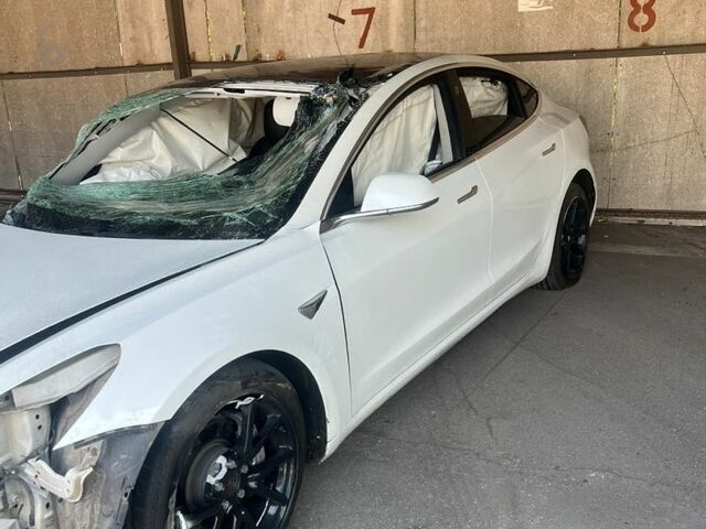 Тесла Модель 3, об'ємом двигуна 0 л та пробігом 95 тис. км за 7000 $, фото 1 на Automoto.ua