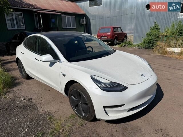 Тесла Модель 3, объемом двигателя 0 л и пробегом 60 тыс. км за 12500 $, фото 1 на Automoto.ua