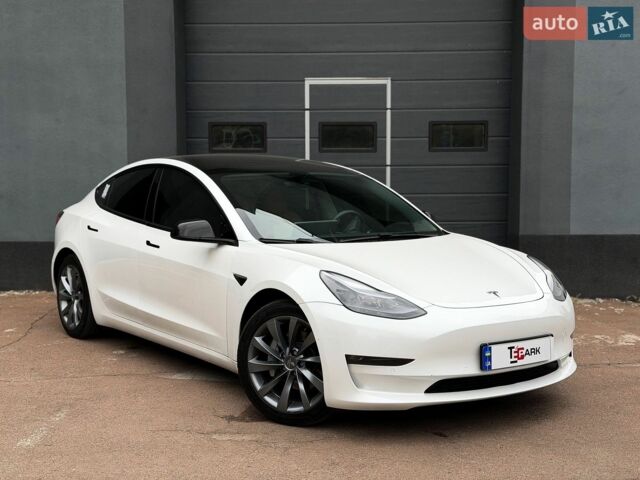 Тесла Модель 3, объемом двигателя 0 л и пробегом 67 тыс. км за 20999 $, фото 1 на Automoto.ua