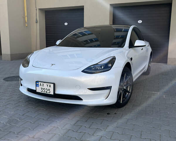 Тесла Модель 3, объемом двигателя 0 л и пробегом 11 тыс. км за 28500 $, фото 1 на Automoto.ua