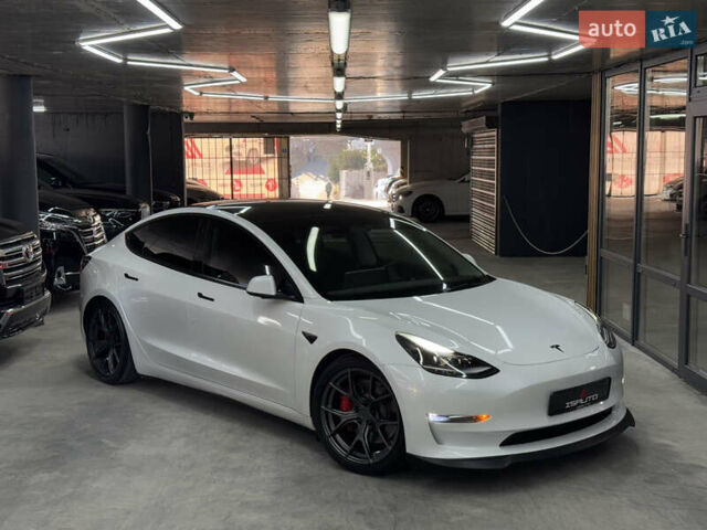 Тесла Модель 3, объемом двигателя 0 л и пробегом 42 тыс. км за 24900 $, фото 1 на Automoto.ua