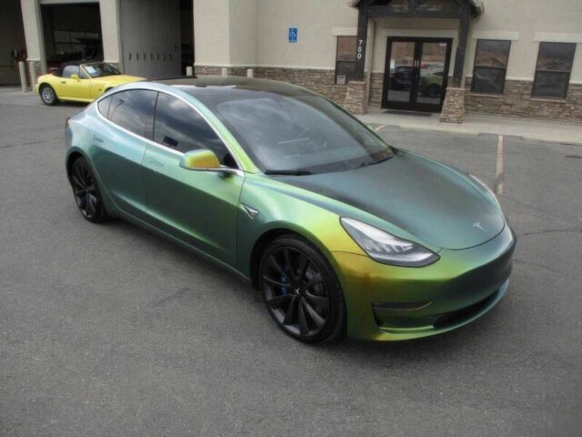 Тесла Модель 3, объемом двигателя 0 л и пробегом 49 тыс. км за 14300 $, фото 1 на Automoto.ua