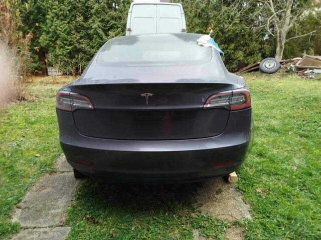 Серый Тесла Модель 3, объемом двигателя 0 л и пробегом 105 тыс. км за 8350 $, фото 1 на Automoto.ua