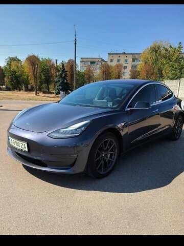 Серый Тесла Модель 3, объемом двигателя 0 л и пробегом 180 тыс. км за 15500 $, фото 1 на Automoto.ua
