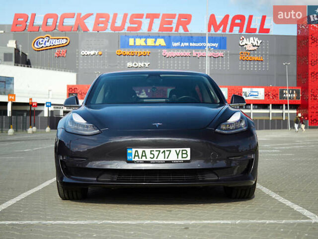 Серый Тесла Модель 3, объемом двигателя 0 л и пробегом 65 тыс. км за 23000 $, фото 1 на Automoto.ua