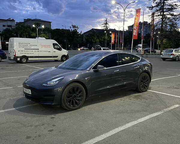 Серый Тесла Модель 3, объемом двигателя 0 л и пробегом 80 тыс. км за 21000 $, фото 1 на Automoto.ua