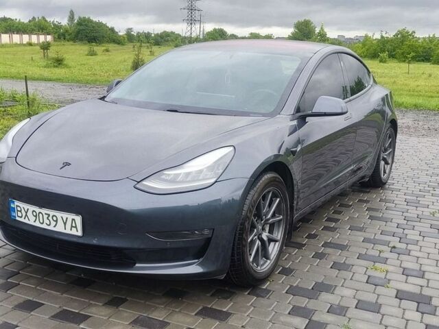 Сірий Тесла Модель 3, об'ємом двигуна 0 л та пробігом 118 тис. км за 15500 $, фото 1 на Automoto.ua