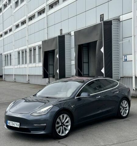 Сірий Тесла Модель 3, об'ємом двигуна 0 л та пробігом 230 тис. км за 13000 $, фото 1 на Automoto.ua