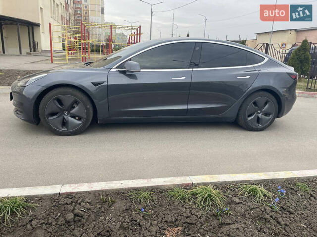 Сірий Тесла Модель 3, об'ємом двигуна 0 л та пробігом 84 тис. км за 18000 $, фото 1 на Automoto.ua