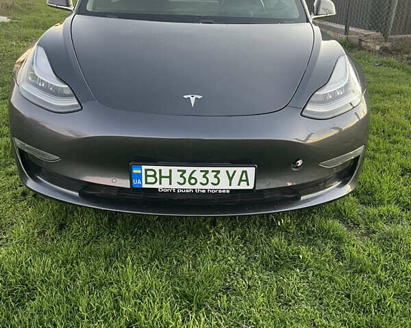 Сірий Тесла Модель 3, об'ємом двигуна 0 л та пробігом 100 тис. км за 15500 $, фото 1 на Automoto.ua