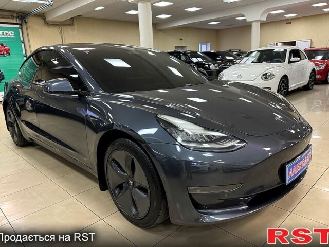 Сірий Тесла Модель 3, об'ємом двигуна 0.21 л та пробігом 76 тис. км за 19900 $, фото 1 на Automoto.ua