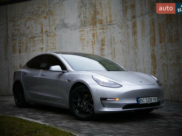 Сірий Тесла Модель 3, об'ємом двигуна 0 л та пробігом 96 тис. км за 19500 $, фото 1 на Automoto.ua