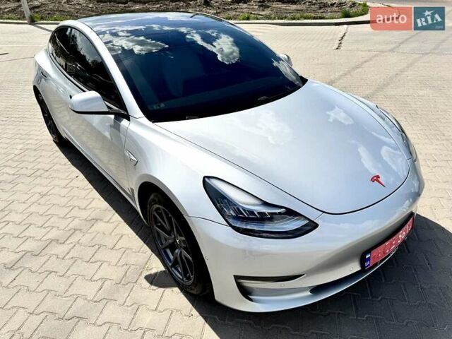 Сірий Тесла Модель 3, об'ємом двигуна 0 л та пробігом 95 тис. км за 19400 $, фото 1 на Automoto.ua
