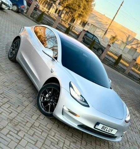 Серый Тесла Модель 3, объемом двигателя 0 л и пробегом 193 тыс. км за 16000 $, фото 1 на Automoto.ua