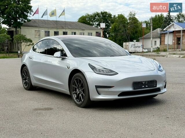 Сірий Тесла Модель 3, об'ємом двигуна 0 л та пробігом 195 тис. км за 15800 $, фото 1 на Automoto.ua