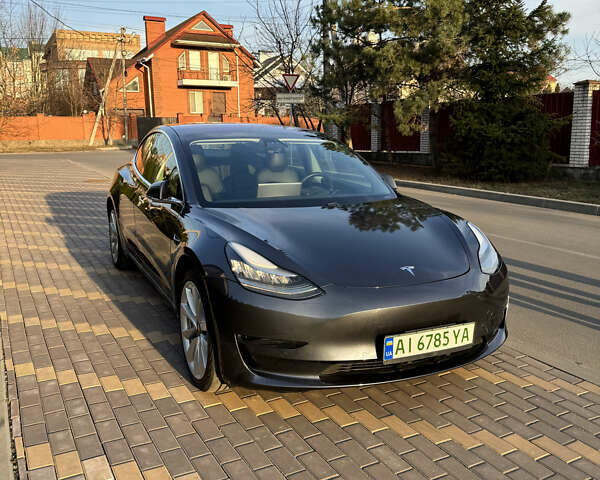 Серый Тесла Модель 3, объемом двигателя 0 л и пробегом 125 тыс. км за 18000 $, фото 1 на Automoto.ua