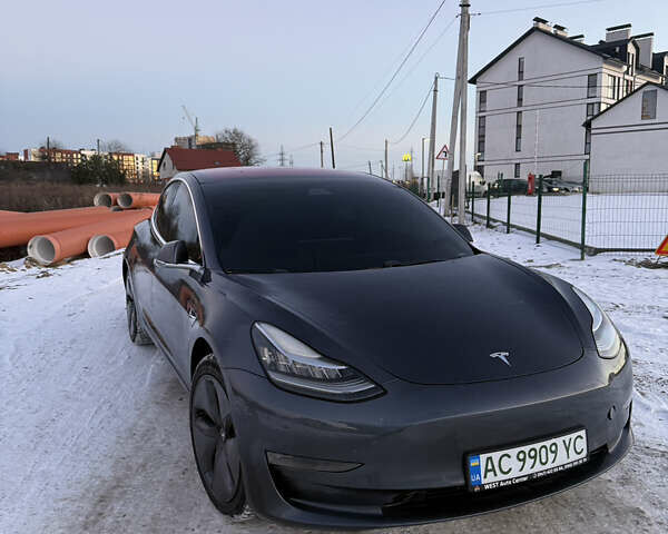Сірий Тесла Модель 3, об'ємом двигуна 0 л та пробігом 130 тис. км за 17100 $, фото 1 на Automoto.ua