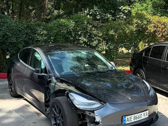 Сірий Тесла Модель 3, об'ємом двигуна 0 л та пробігом 136 тис. км за 10900 $, фото 1 на Automoto.ua
