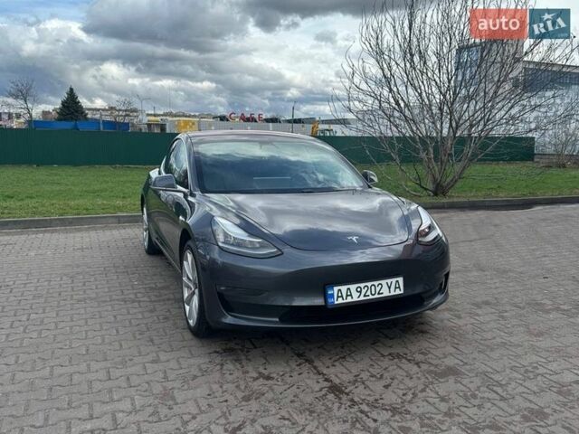 Серый Тесла Модель 3, объемом двигателя 0 л и пробегом 122 тыс. км за 15500 $, фото 1 на Automoto.ua
