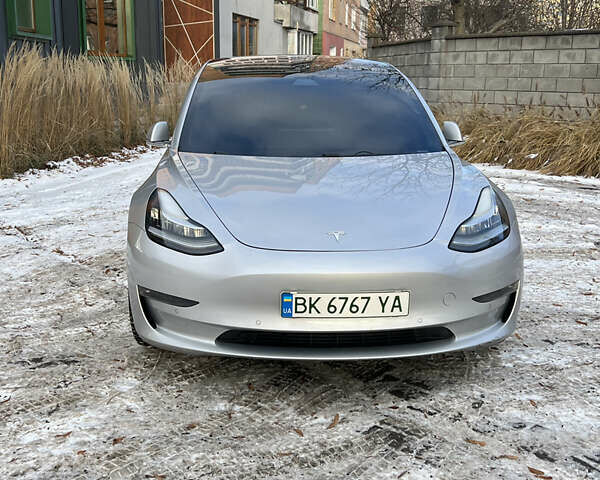 Сірий Тесла Модель 3, об'ємом двигуна 0 л та пробігом 215 тис. км за 15900 $, фото 1 на Automoto.ua